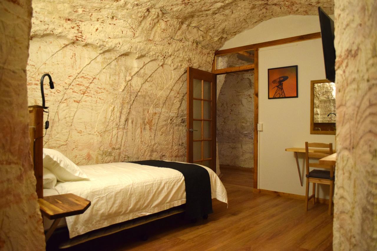 Dug Out B&B Coober Pedy Exterior foto